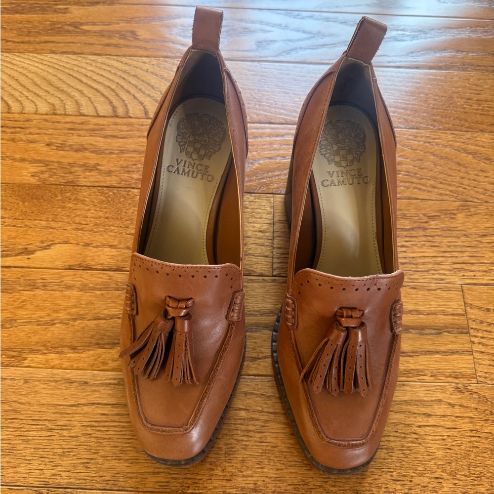 Vince Camuto Women's Tan Heeled Leather Tassel Loafers